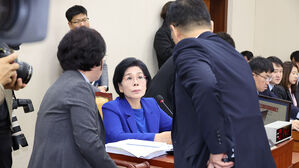 과방위, 방통위 인건비 등 대폭 삭감&hellip;야당 "정부사업 무력화"