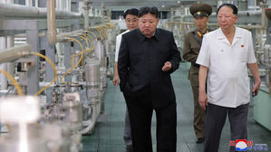 IAEA "김정은 9월 방문 우라늄 농축시설은 강선 미신고 단지"