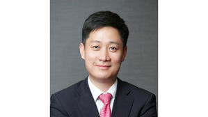LG유플러스 홍범식 신임 대표 "고객 바라보면 1등"