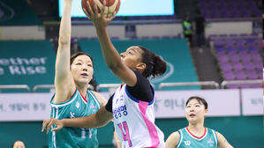 여자농구 삼성생명, 하나은행 잡고 4연승&hellip;스미스 16점