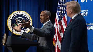 트럼프, 주택도시장관에 NFL선수 출신 발탁&hellip;첫 흑인 장관 후보