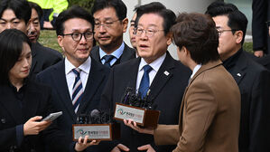 이재명 20년 전 '검사 사칭'서 시작된 위증교사&hellip;1심서 무죄