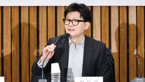 한동훈 "이재명 정권 탄생 막기 위해 계엄의 바다 건너자"
