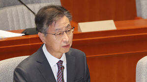 감사원장 "헌법질서 근간 훼손하는 정치적 탄핵&hellip;매우 유감"