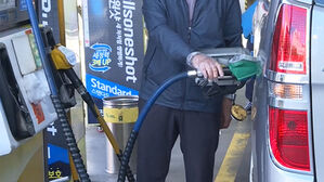 유류세 인하 두달 연장&hellip;인하 폭은 휘발유 5%p&middot;경유 8%p 축소