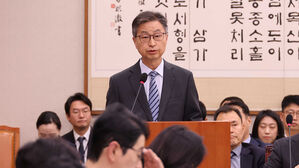 감사원장 "헌법질서 근간 훼손하는 정치적 탄핵&hellip;매우 유감"