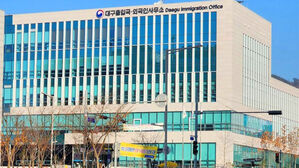 성주서 불법 취업한 외국인 81명 적발&hellip;"전원 강제출국 조치"