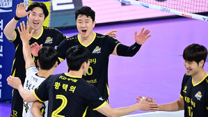 나경복 시즌 최다 21점&hellip;KB, 인천 '임시 홈경기'서 OK 제압