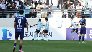 '대역전극' 대구, 충남아산 3-1 꺾고 K리그1 '생존 성공'