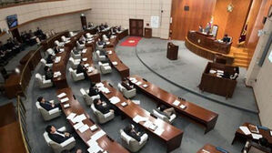 동료 의원 폭행하고 공무원에 막말&hellip;고삐 풀린 군산시의회