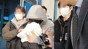 산후조리원서 '장애 영아' 살해 30대 부부 송치
