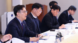 기재차관 "인플레 2% 이내 흐름&hellip;체감물가 안정 노력할 것"