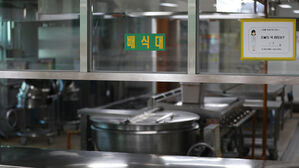 학교 조리실무사 '구인난'&hellip;수시채용에도 서울 결원율 12%