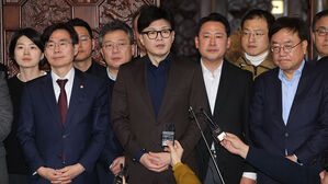 한동훈 "윤 대통령, 이 참담한 상황 소상히 설명하고 국방장관 해임해야"