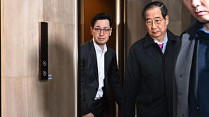 윤 대통령, 계엄 선포 전 국무회의&hellip;한 총리는 회의 참석 후 청사행
