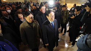 민주 "윤 대통령&middot;국방&middot;행안장관 내란죄 고발 및 탄핵 추진"