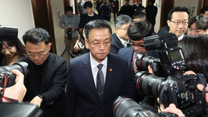 최상목, 경제 6단체 간담회&hellip;"경영 차질 없게 노력할 것"
