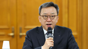 신한은행장 후보에 정상혁 행장&hellip;2년 연임