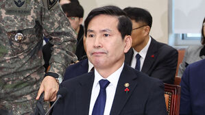 김선호 국방차관 "여인형 방첩사령관 직위해제 검토 중"