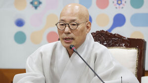 조계종 총무원장 "인류와 함께 애도&hellip;불교와도 우정 나눠"