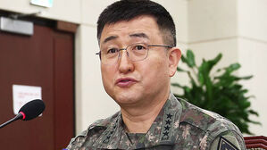 '전 계엄사령관' 육군총장 "계엄 선포, 발표 보고 알아"