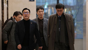 이복현 "불안감 있지만 과거 유사 상황서도 시장 영향 제한적"