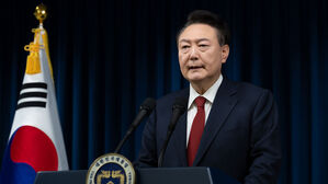 외신도 윤 대통령 사과 긴급 타전&hellip;"탄핵 표결 앞 입장 표명"