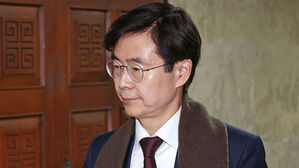 조경태, 탄핵 반대로 선회&hellip;"윤 대통령 조기 퇴진 로드맵 빨리 짜야"