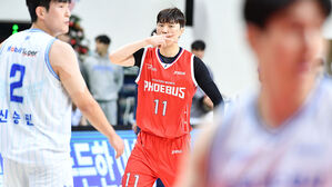 프로농구 2위 현대모비스, 1위 SK 잡고 반 게임차 선두 추격
