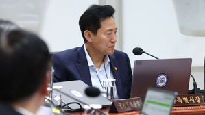 오세훈 서울시장, '국정수습 방안 논의' 국무회의 참석