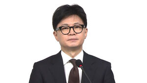 한동훈 "질서 있는 조기 퇴진&hellip;윤, 외교 포함해 국정 관여 않을 것"