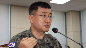 검찰 특수본, '계엄사령관' 박안수 육군참모총장 참고인 조사