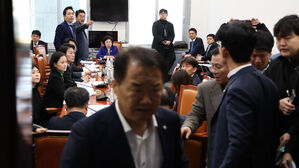 고성 오간 과방위&hellip;민주당 "내란 동조범" 국민의힘 "너희가 헌재냐"