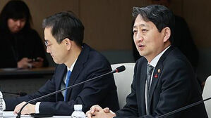 새해 첫 행보로 수출현장 찾은 산업장관&hellip;"우리 경제 버팀목"