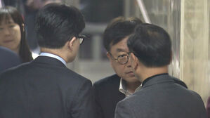 5시간 난상토론&hellip;'퇴진 시기 &middot; 방법' 전담팀?