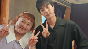 [SBS Star] 'ARMY' Hong Yun-hwa Shares that There Is Nothing BTS JIN Cannot Do