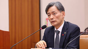 호송차에 실려간 경찰청장&hellip;수뇌부 동시 체포 '전례 없는 일'