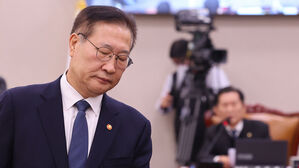 법무장관 "국무회의 계엄 찬성 한 사람도 없었다&hellip;다들 놀라 우려"