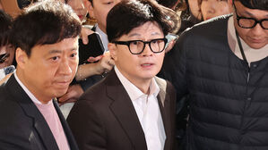 여, '2&middot;3월 퇴진' 용산 수용 타진&hellip;2차 탄핵 표결 참여론 확대
