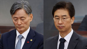 '계엄 전 안가 회동' 경찰청장&middot;서울청장 내일 구속 갈림길