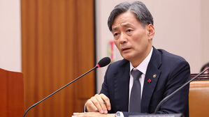 경찰 '조지호 비화폰' 추가확보&hellip;"계엄문건 찢은 건 증거인멸"