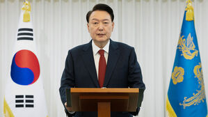 윤 대통령, 검찰 첫 소환 요구 불응&hellip;"변호사 선임 안 끝나"