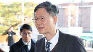 헌법재판소장 권한대행 "사회적 관심 사건 신속 공정하게"