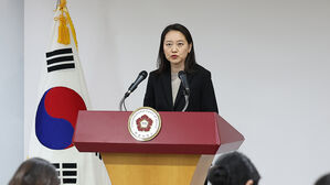 헌재, 윤 대통령 탄핵심판 27일 시작&hellip;"수사기록 확보&middot;최우선 심리"