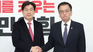권성동 "이재명 추경 제안 무책임&hellip;3월이나 6월 논의해도 안 늦어"