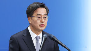 김동연, 다보스포럼서 "민주당 지지율 역전 일희일비할 필요 없어"