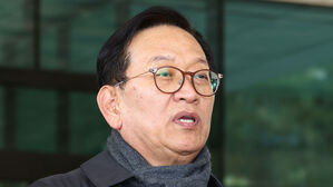 윤석열 측 "수사보다 탄핵심판 절차가 우선&hellip;윤, '답답하다' 토로"