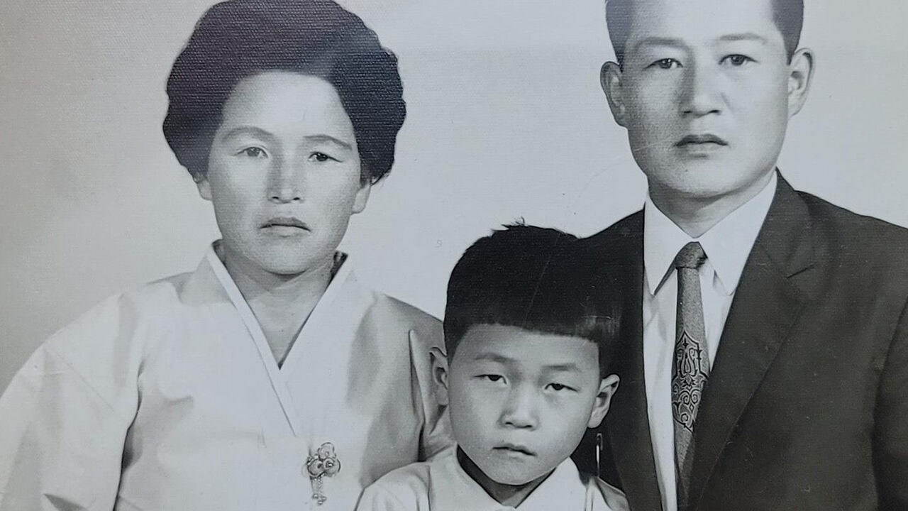 부모님과 함께 한 어린 시절 정성장 센터장