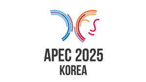 외교부 "APEC 유치는 대통령 아닌 한국&hellip;정치 상황 영향 없어야"