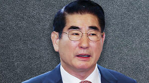 법원, 다음 달 16일 김용현 준비기일 진행&hellip;비상계엄 첫 재판